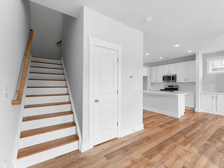 628 Amalfi Dr — Photo 22