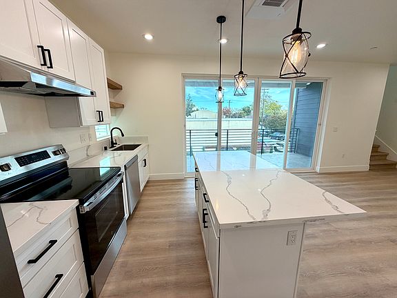 5th image of 3040 58th St