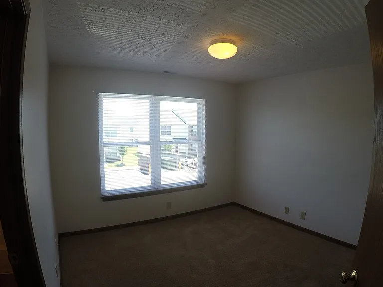 Crosspoint Apartments — Photo 24
