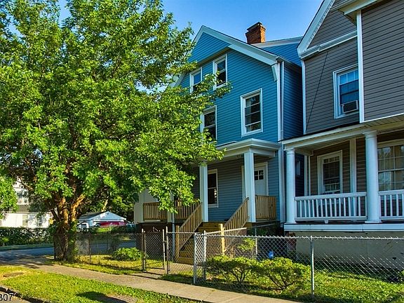 4th image of 287 Elmwood Ave