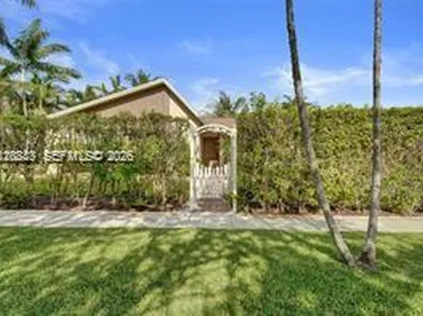 417 SE 4th St, Dania Beach, FL 33004