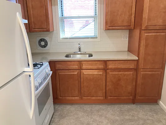 Rented by SUN WOOD REAL ESTATE | media 21