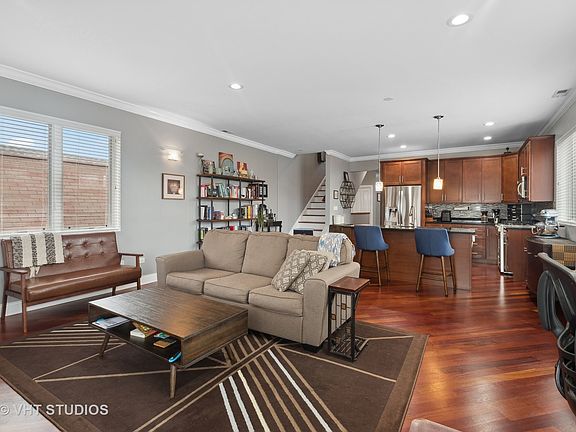 3rd image of 4309 N Ashland Ave #3