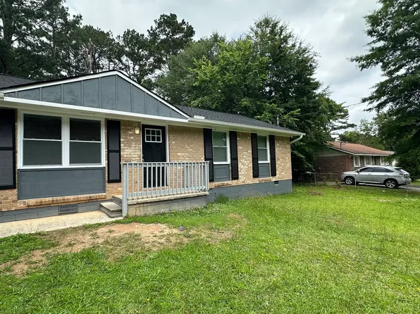 38 Royce Dr, Jonesboro, GA 30238