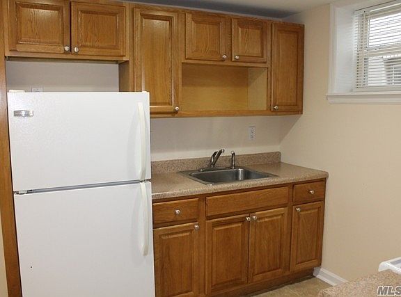 3rd image of 59-51 70th St #1