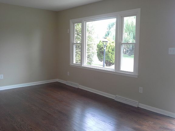 3rd image of 122 Trout St NW