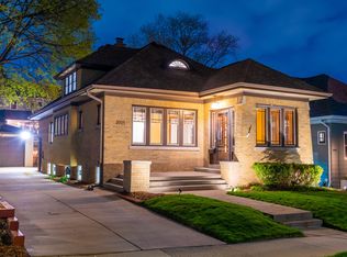 2003 N 68th St, Wauwatosa, WI 53213