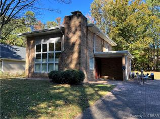 88 Woodland Dr, Hartfield, VA 23071