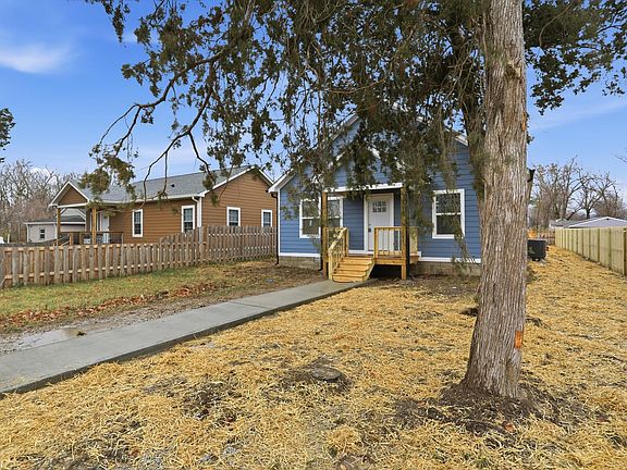 3rd image of 4014 W Mooresville Rd