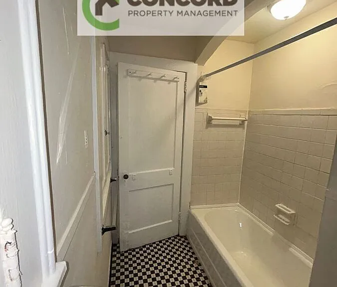 2407 Spring Garden St #B — Photo 7