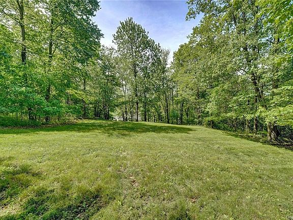 4th image of 80 Anton Dr