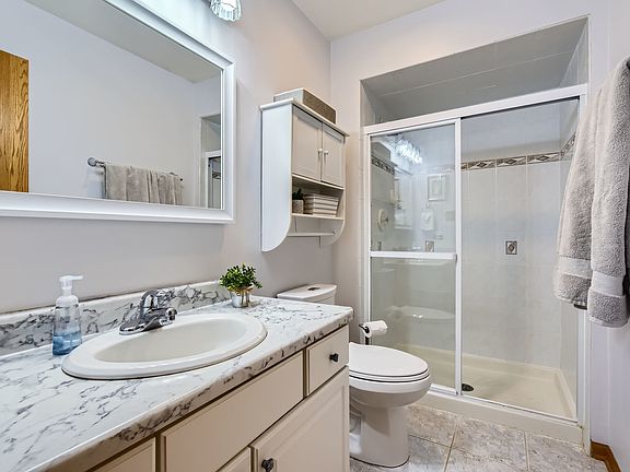 5th image of 15945 Blackwater Ct