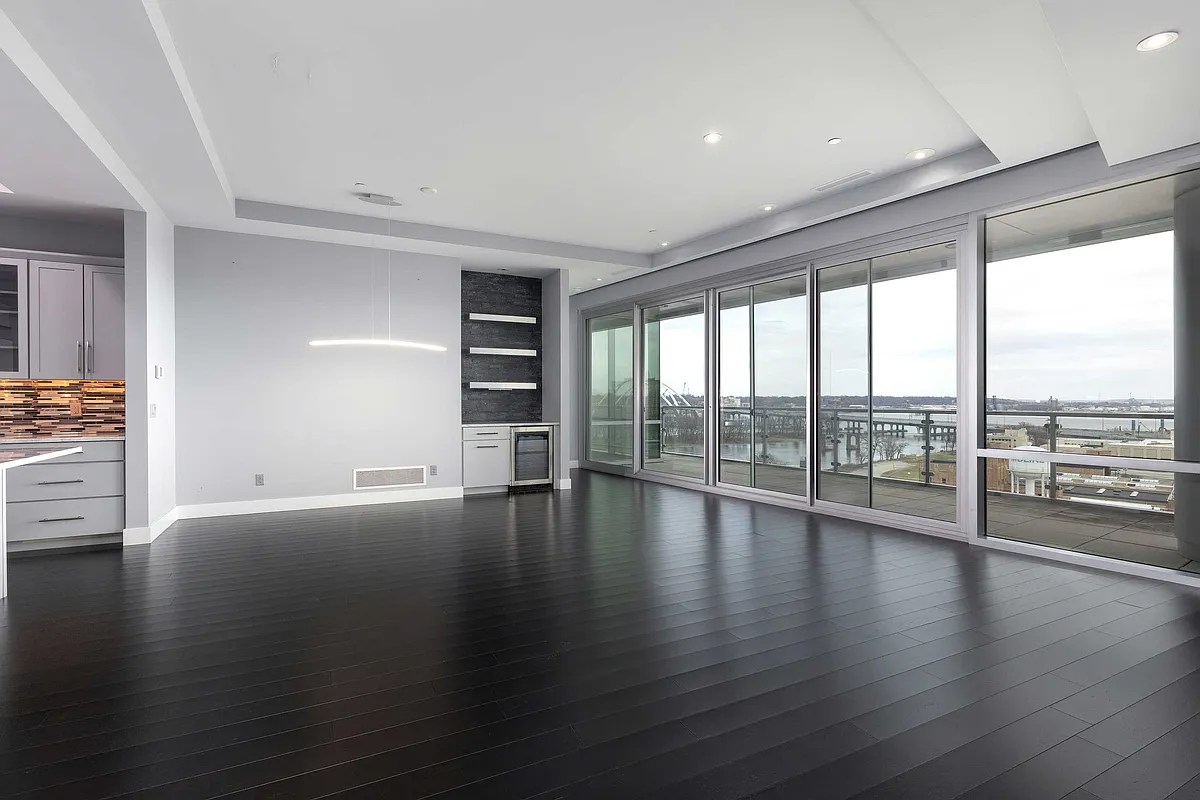 Building Photo - 1 Kone Ct #804