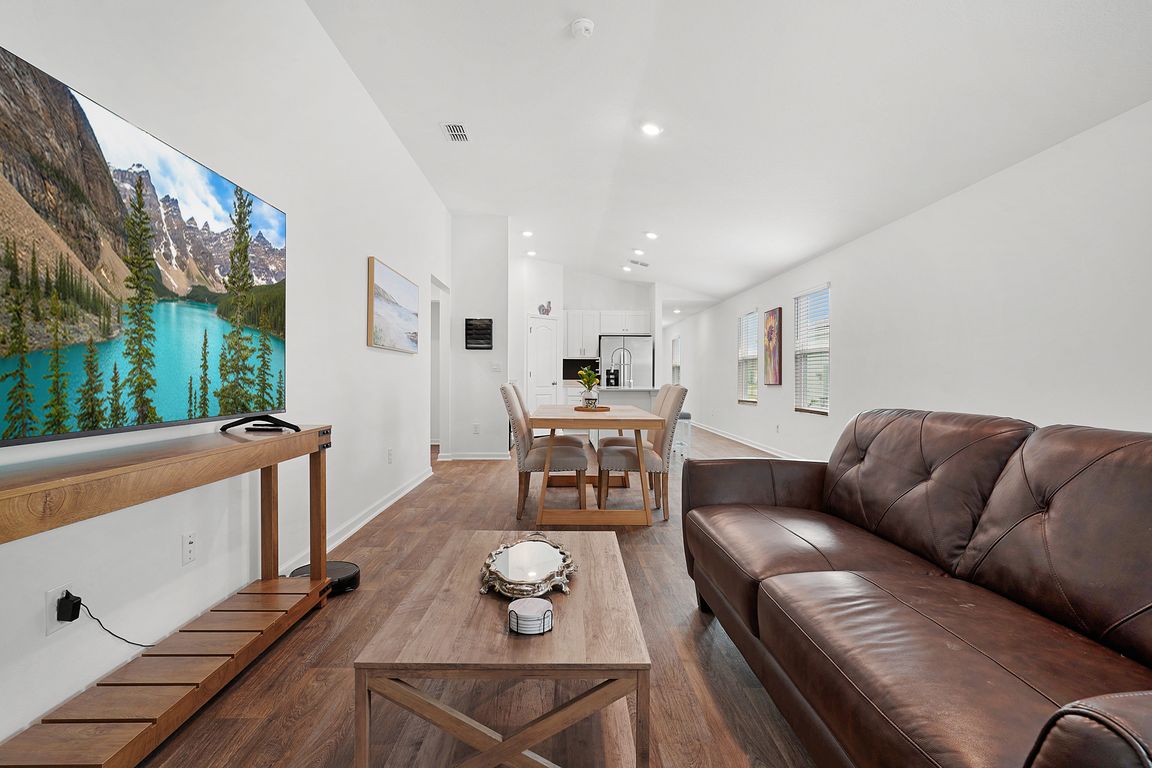 next background image