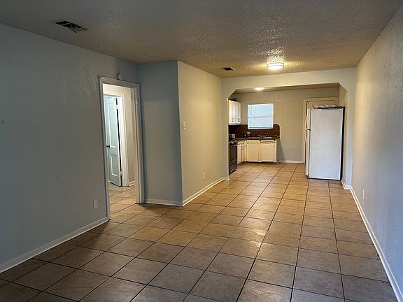 2nd image of 1708 Alamo Ave