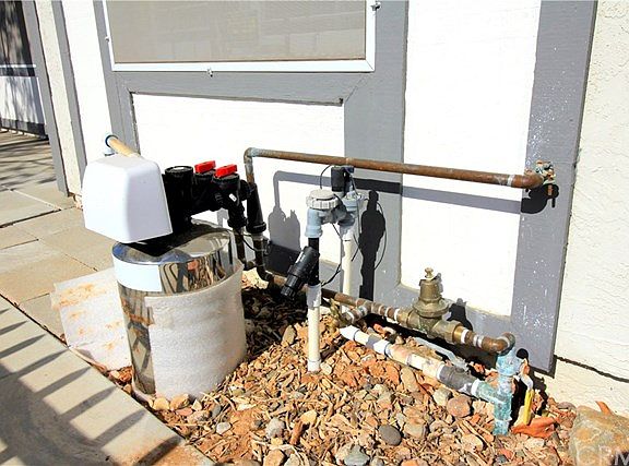 3rd image of 28140 Gardena Dr