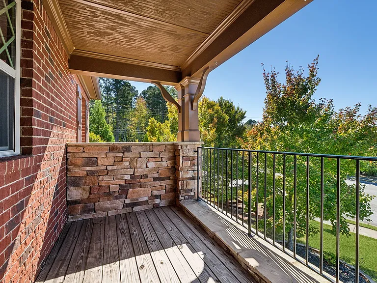 5860 Bluff Heights Dr — Photo 24