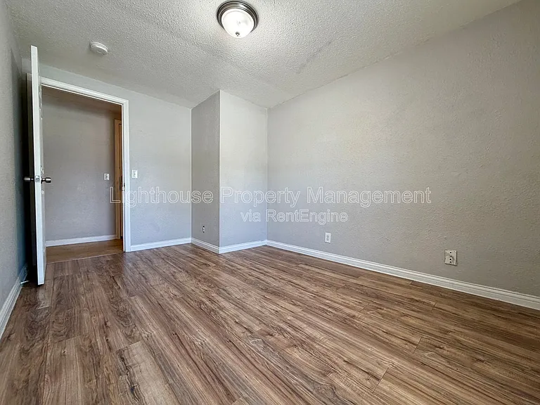 273 E Forest Ave #6 — Photo 9