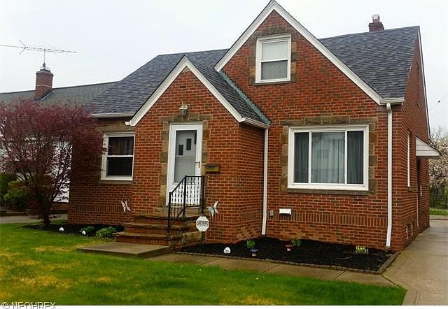 1st image of 27481 Parkwood Dr