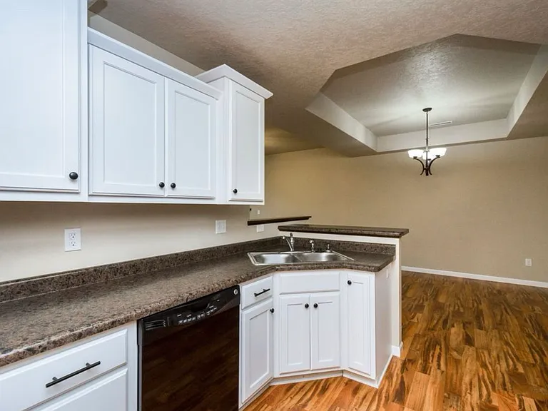 1574 Burr Dr — Photo 8