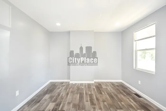 2 bed, 1.5 bath, 1018 sqft, $1,000 — Photo 4