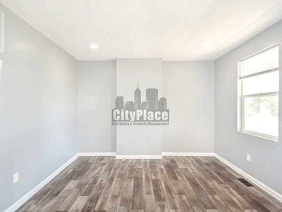3rd image of 544 W 26th St