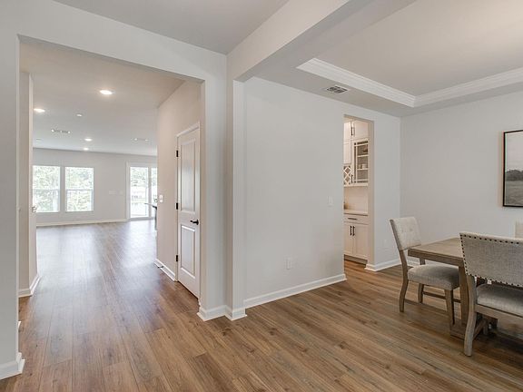 5th image of 500 Carters Grove Ln