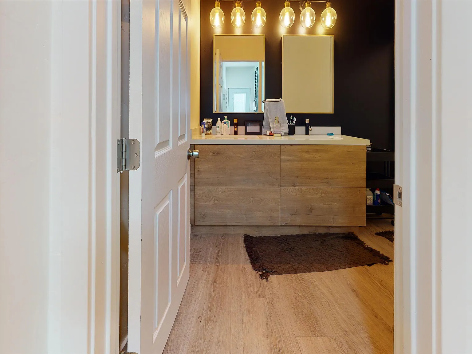 5270 Manhasset Drive - 1 — Photo 2