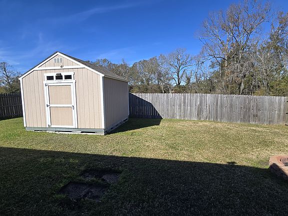 4th image of 42296 Marblestone Ave