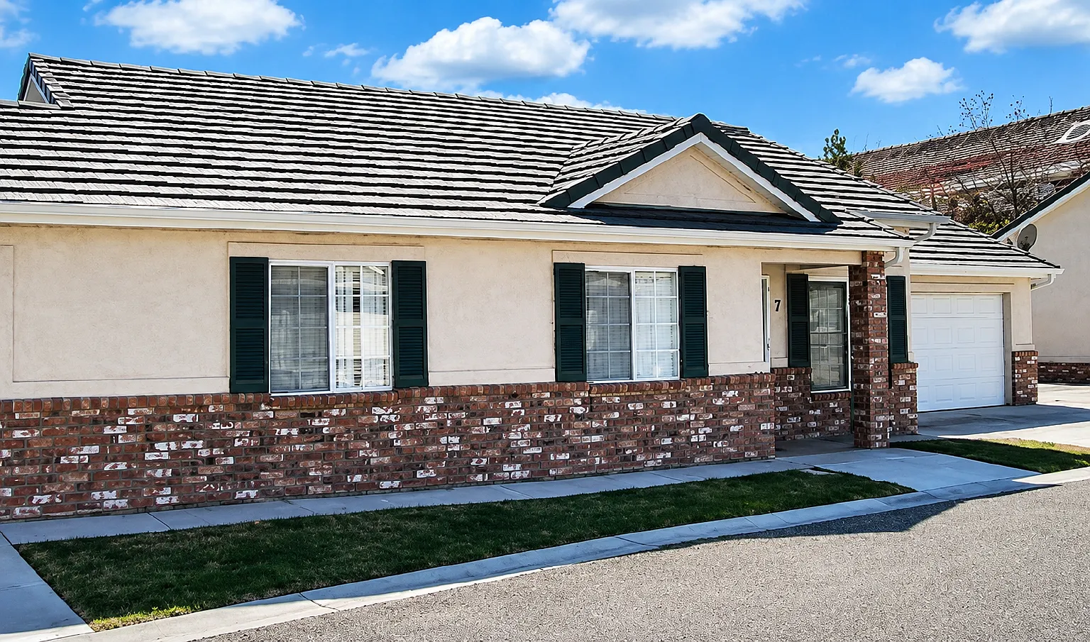 3 bed, 2.0 bath, 1207 sqft, $1,495 — Photo 2