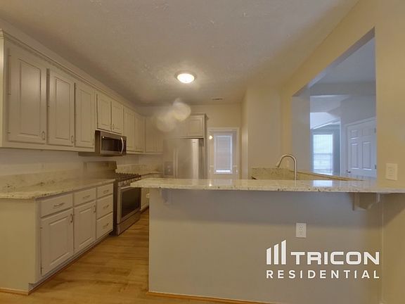 5th image of 1413 Saint Charles Ct