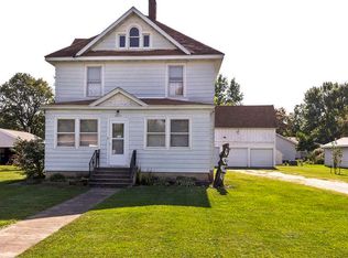 1011 W Lyon Ave, Lake City, MN 55041