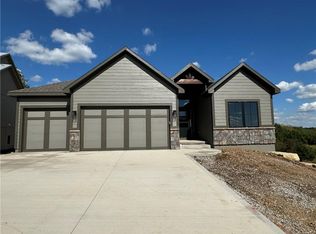22412 W 90th Ter, Lenexa, KS 66227