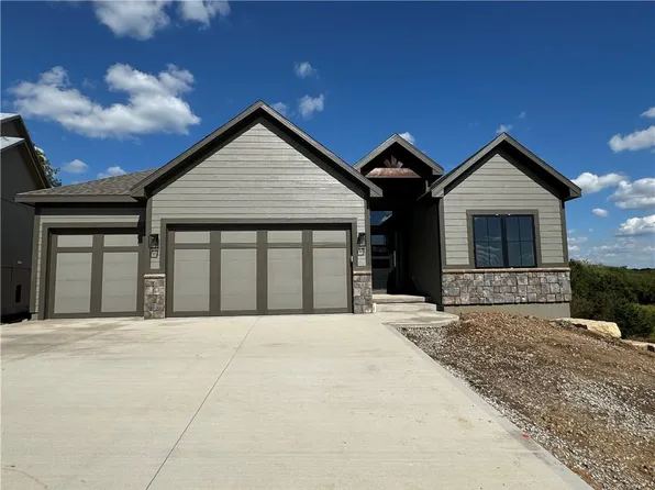 22412 W 90th Ter, Lenexa, KS 66227