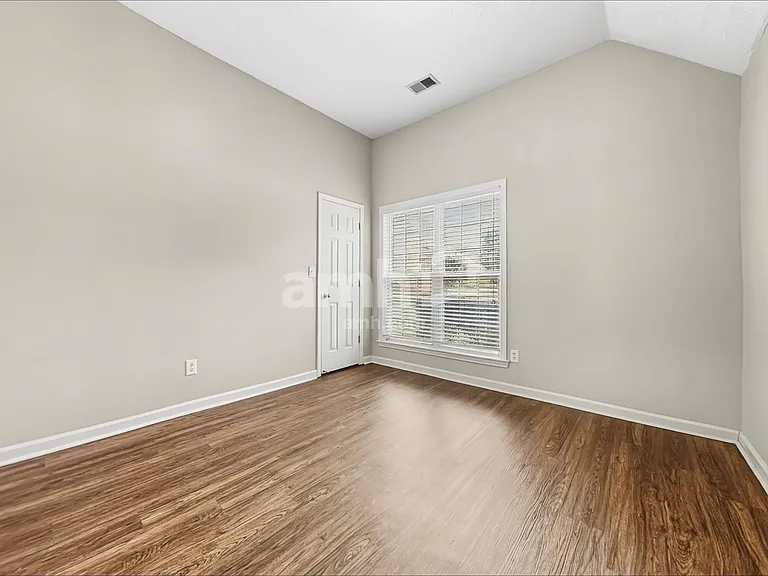 9289 Oakengate Cv — Photo 15