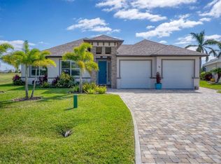 16 Medalist Ter, Rotonda West, FL 33947