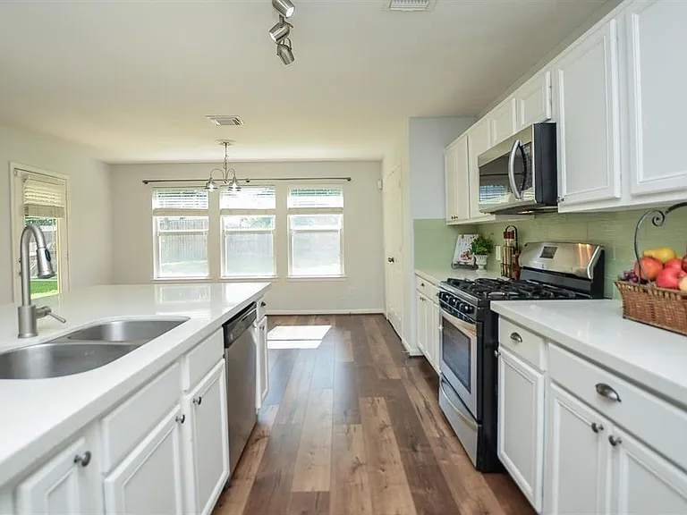 2219 Gable Hollow Ln — Photo 23