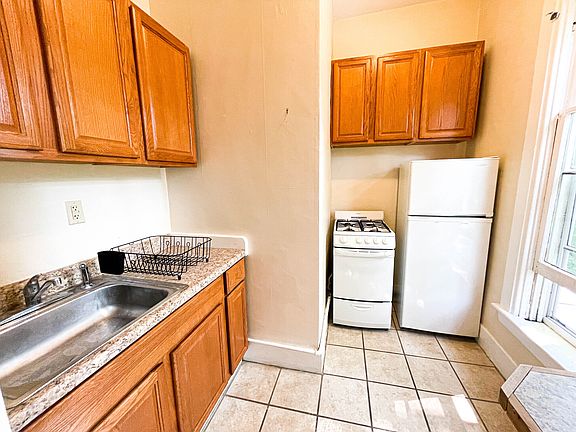 5th image of 115 Stewart Ave