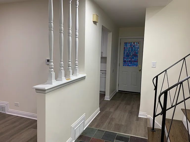 1000 E Irving Park Rd — Photo 5