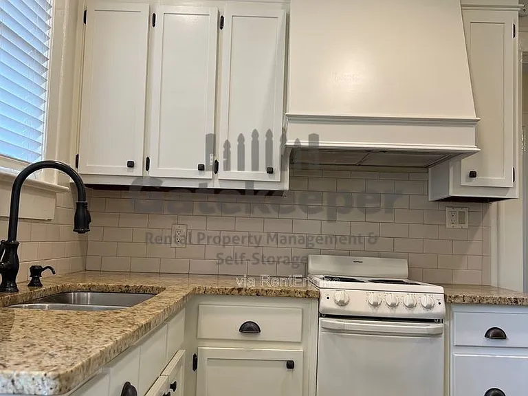 1565 Walker Ave #B — Photo 13