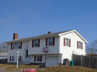 3 Aspinet Rd, Middletown, RI 02842