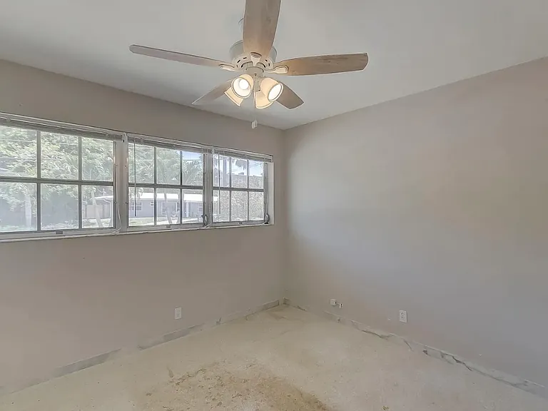 2041 Coral Reef Dr — Photo 33