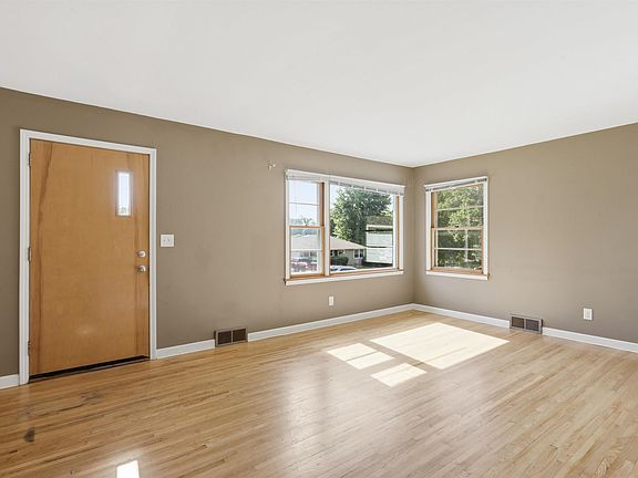 2nd image of 1909 S Jefferson Ave