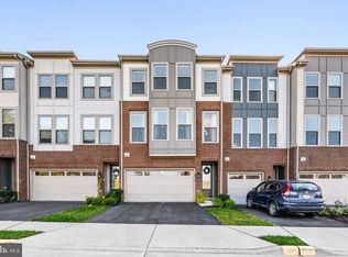 42385 Dogwood Glen Sq, Sterling, VA 20166