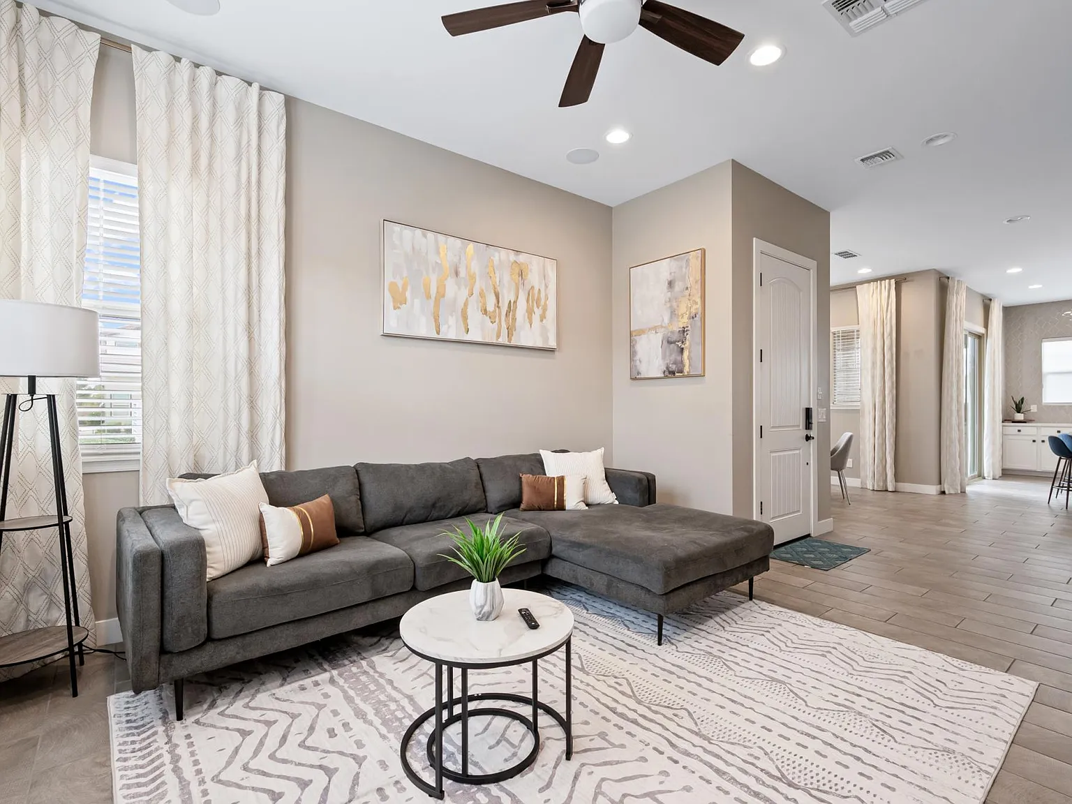 2 bed, 2.5 bath, 1838 sqft, $3,950 — Photo 2