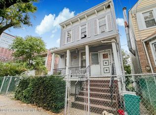 1245 Bay St, Staten Island, NY 10305