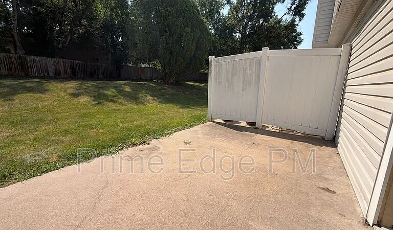 6235 Holdrege St #A-1 — Photo 28