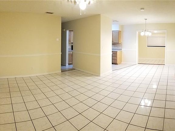 3rd image of 4008 E Bluff Ave