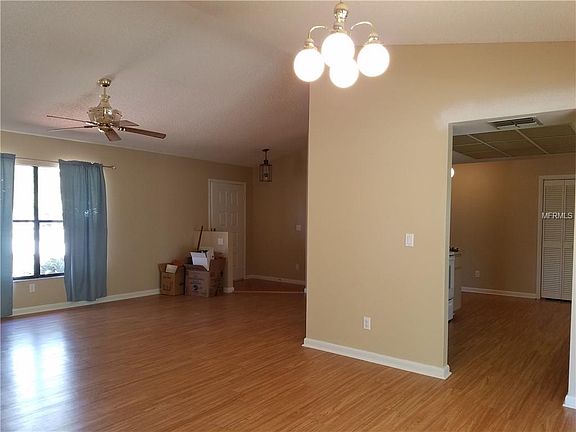 5th image of 14300 Thornwood Trl