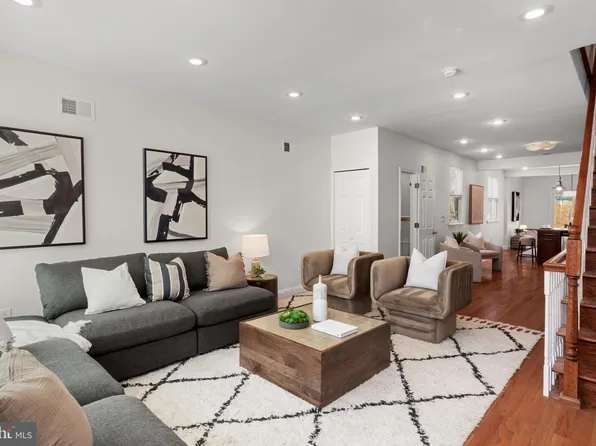 2051 Morris St, Philadelphia, PA 19145